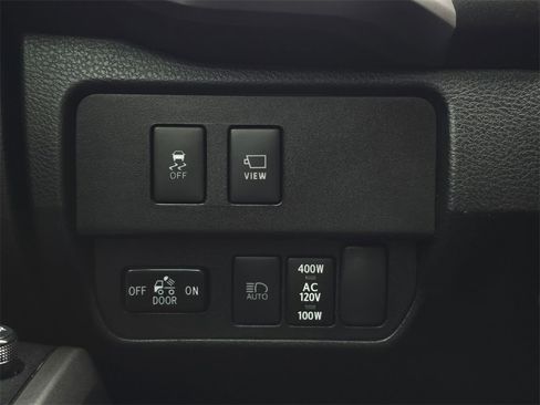 Used 2020 Toyota Tacoma Limited image 30