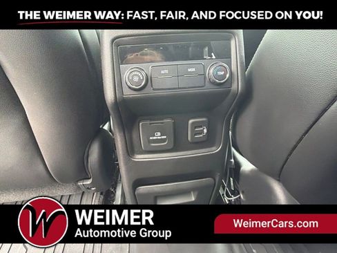 Used 2019 GMC Acadia SLT AWD/4WD image 18