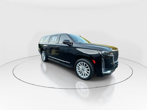 Used 2023 Cadillac Escalade ESV Luxury RWD image 2