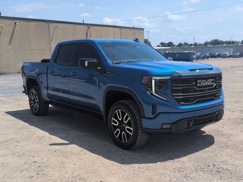 Used 2023 GMC Sierra 1500 AT4 w/ AT4 Premium Package AWD/4WD image 8