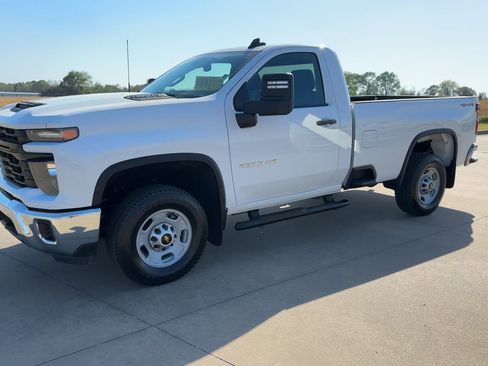 Used 2025 Chevrolet Silverado 2500 W/T w/ WT Convenience Package image 4