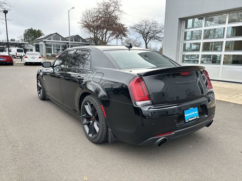 Used 2023 Chrysler 300 C image 3