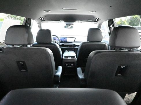 Used 2026 Buick Enclave Preferred FWD image 27