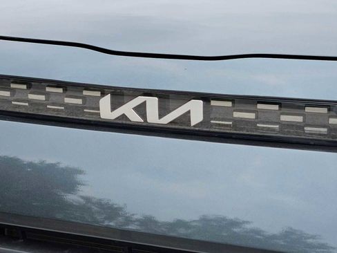 Certified 2025 Kia Soul LX FWD image 12