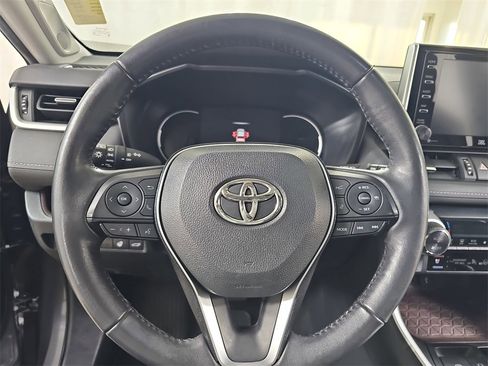 Used 2020 Toyota RAV4 Limited image 26