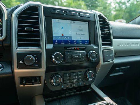 Used 2020 Ford F350 Lariat w/ Lariat Ultimate Package AWD/4WD image 29