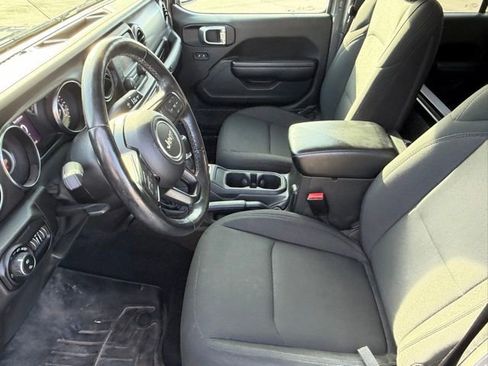 Certified 2021 Jeep Gladiator Willys image 11