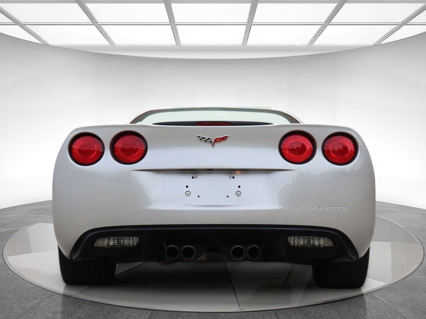 Used 2005 Chevrolet Corvette Coupe w/ Performance Handling Package RWD image 7