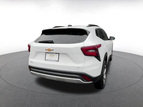 Used 2025 Chevrolet Trax LT image 15