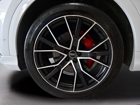 Used 2021 Audi Q8 Prestige AWD/4WD image 36