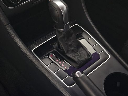 Used 2017 Volkswagen Passat 1.8T R-Line FWD image 15