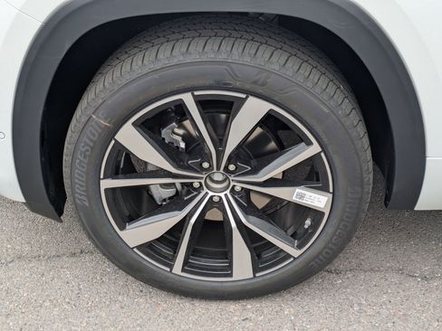 New 2026 Volkswagen Atlas SEL Premium R-Line AWD/4WD image 17