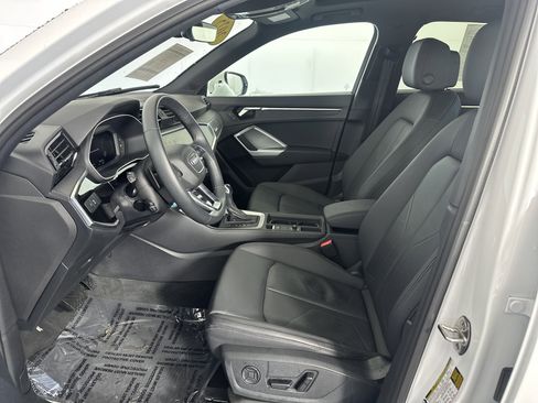 Certified 2025 Audi Q3 2.0T Premium image 6