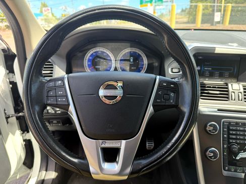 Used 2011 Volvo XC60 T6 R-Design w/ Convenience Pkg image 25