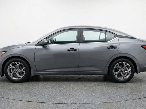 Used 2025 Nissan Sentra SV FWD image 5