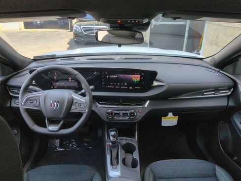 New 2026 Buick Envista Preferred w/ Convenience I Package FWD image 9
