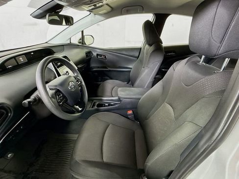Used 2022 Toyota Prius LE image 20