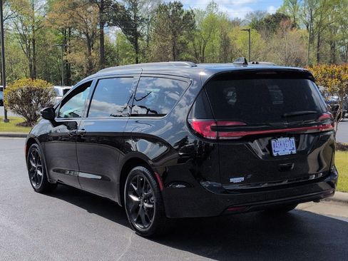 New 2026 Chrysler Pacifica Select FWD image 7