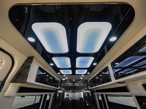 Used 2025 Mercedes-Benz Sprinter 3500 image 99