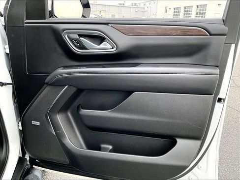 Used 2022 Chevrolet Tahoe Z71 w/ Z71 Off-Road Package image 12