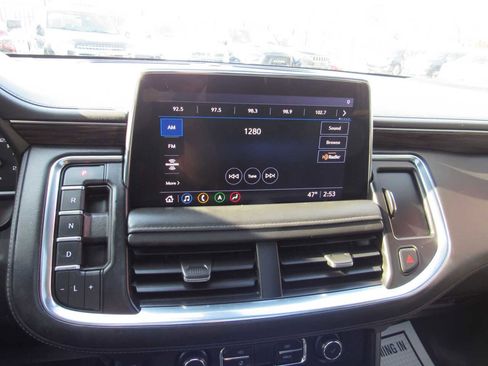 Used 2021 Chevrolet Tahoe Z71 w/ Z71 Off-Road Package AWD/4WD image 23