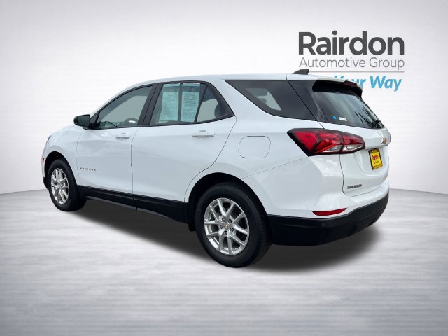 Used 2022 Chevrolet Equinox LS w/ Driver Confidence II Package AWD/4WD image 5