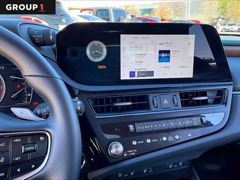 Certified 2025 Lexus ES 350 w/ Premium Package image 6