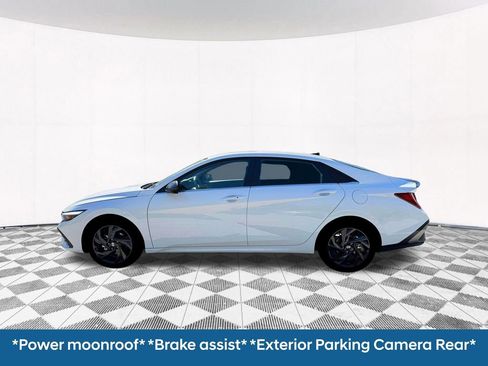 New 2026 Hyundai Elantra SEL Sport Premium FWD image 4