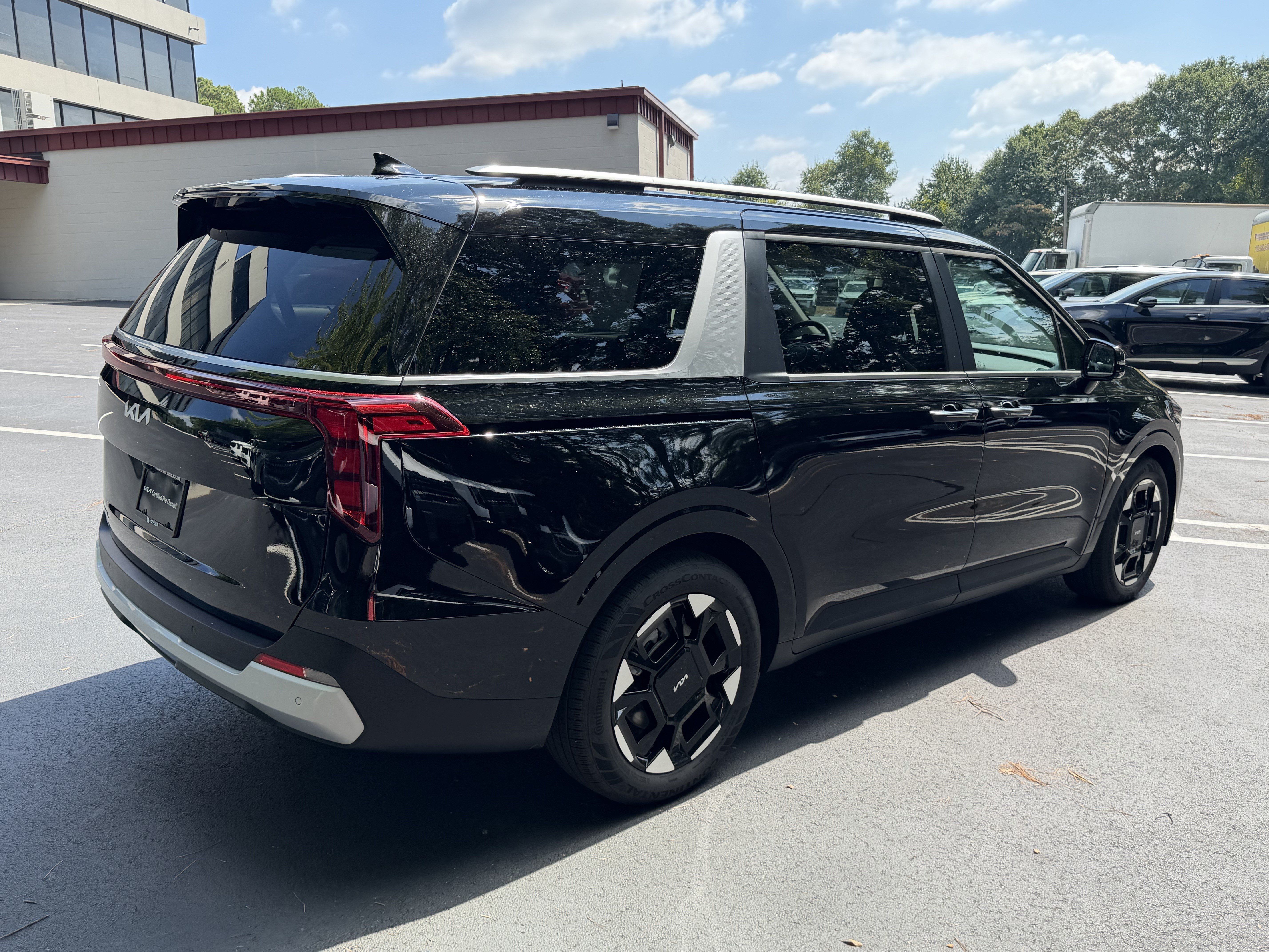 Certified 2026 Kia Carnival EX FWD image 7