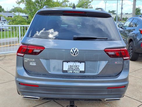 Used 2019 Volkswagen Tiguan SE w/ 3rd Row Seat Package AWD/4WD image 4