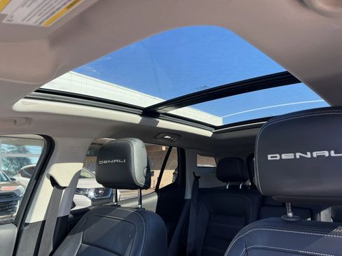 Used 2024 GMC Terrain Denali w/ Denali Premium Package AWD/4WD image 17