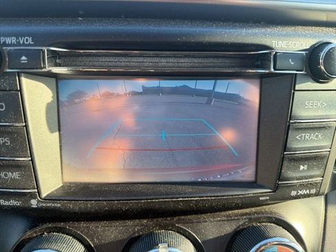 Used 2016 Toyota RAV4 LE FWD image 17