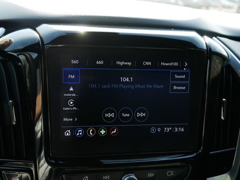 Used 2023 Chevrolet Traverse LT FWD image 23