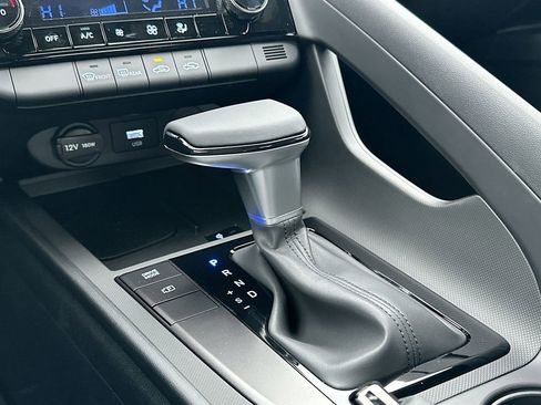 Used 2025 Hyundai Elantra Sport image 39