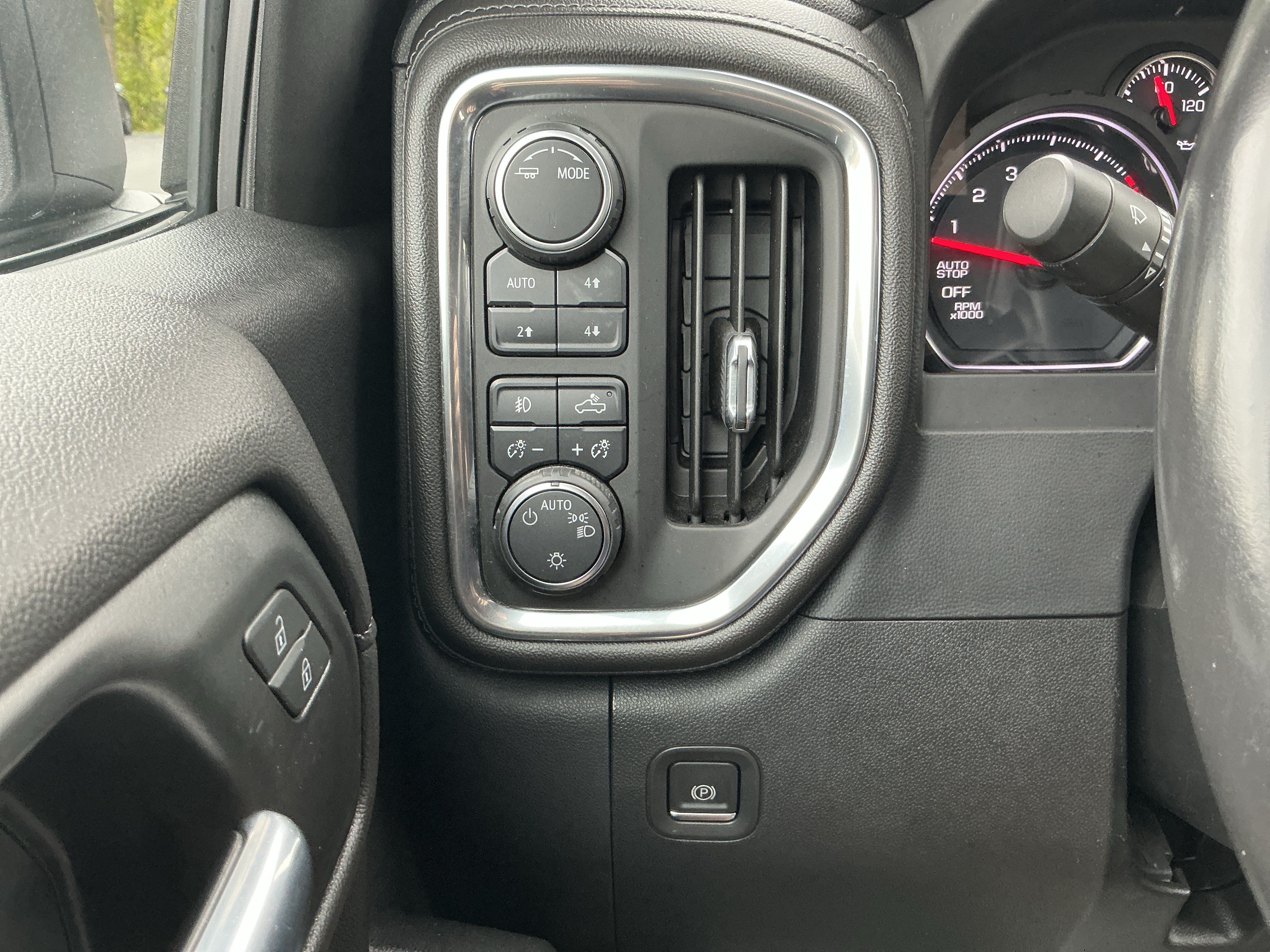 Used 2020 Chevrolet Silverado 1500 RST AWD/4WD image 20