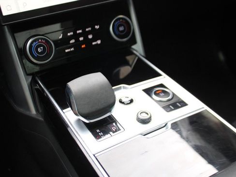 Certified 2023 Land Rover Range Rover SE image 22