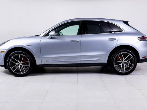 Certified 2023 Porsche Macan S w/ Premium Package Plus image 2