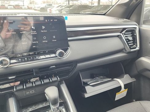 New 2026 GMC Canyon Elevation w/ Convenience Package image 35