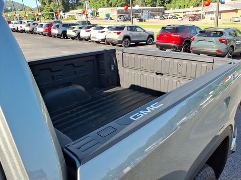 Used 2026 GMC Sierra 1500 SLT w/ SLT Premium Package AWD/4WD image 14