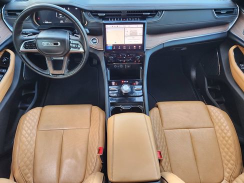 Used 2024 Jeep Grand Cherokee L Summit AWD/4WD image 25