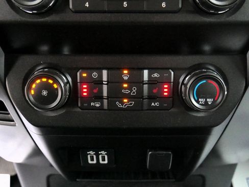 Used 2019 Ford F150 XLT image 50