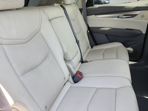 Used 2017 Cadillac XT5 Luxury w/ Driver Awareness Package FWD image 21