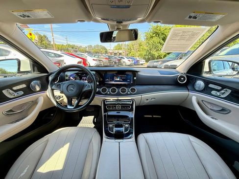 Used 2017 Mercedes-Benz E 300 4MATIC image 17