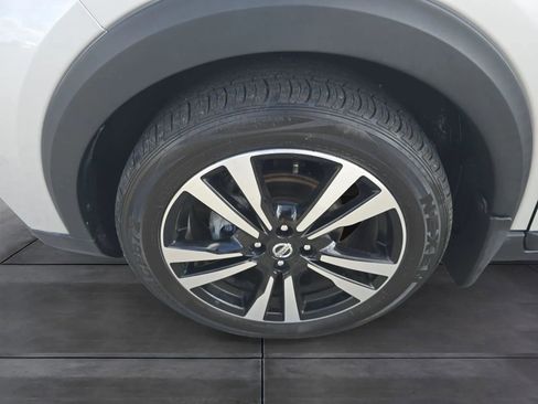 Used 2018 Nissan Kicks SV w/ Exterior Package image 26