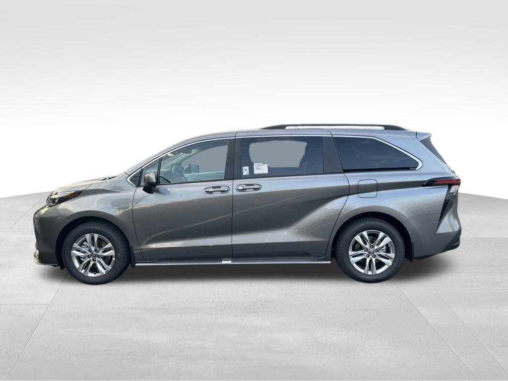 New 2026 Toyota Sienna XLE AWD/4WD image 2