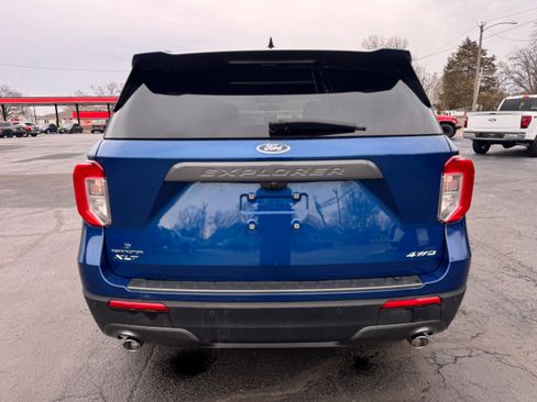Used 2023 Ford Explorer XLT w/ Equipment Group 202A image 6