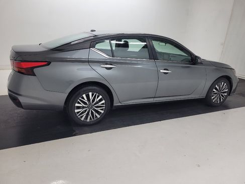 Used 2023 Nissan Altima 2.5 SV AWD/4WD image 10