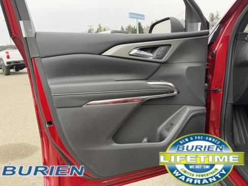 New 2025 Chevrolet Traverse LT image 9