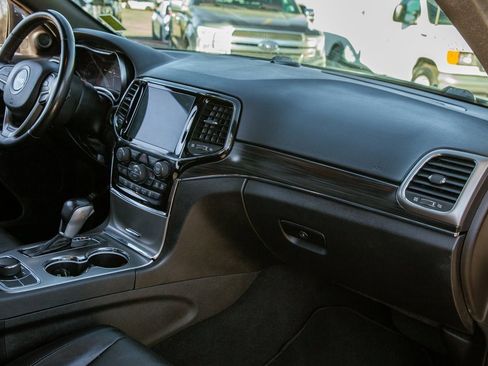 Used 2020 Jeep Grand Cherokee Limited w/ Luxury Group II image 10