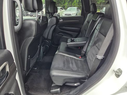 Used 2017 Jeep Grand Cherokee Altitude RWD image 12